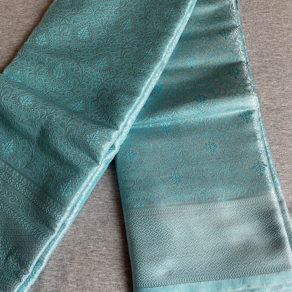 Saree - Picture 4 of 6